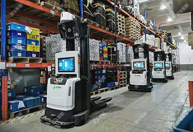 積載荷重2トン、昇降揚程5mを実現！ 写真3