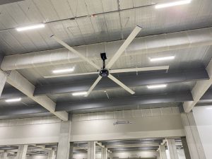 【68台標準導入】外資系物流不動産デベロッパーの新築物流センターに大型シーリングファン「エミアスファン」を導入