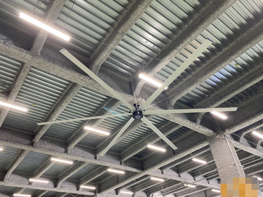 新築物流センターのA工事として大型シーリングファン「エミアスファン」を12台導入