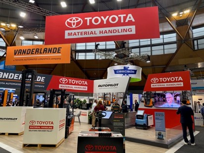 TOYOTA MATERIAL HANDLINGとVANDERLANDEの展示