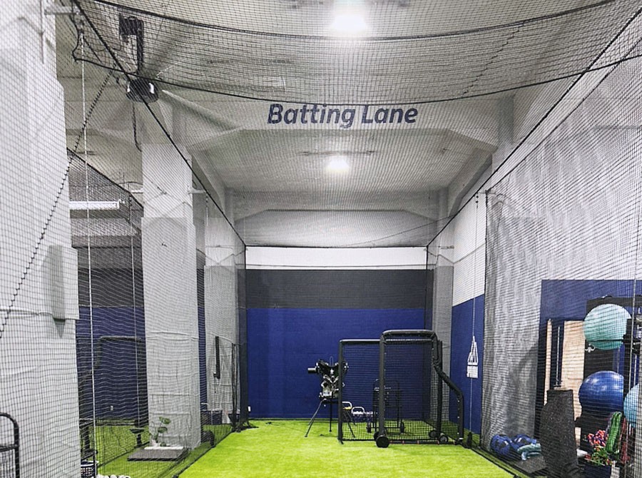 大型屋内スポーツ施設「SPONOBA」に大型シーリングファン「エミアスファン」を2台導入